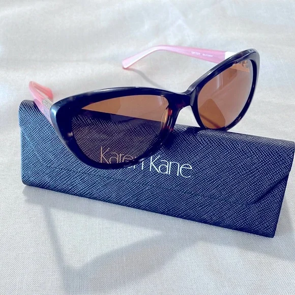 Karen Kane Bellflower Women\'s Tortoise Brown/Pink Cat Eye Sunglasses & Hard Case Karen Kane Eyeglasses Woman Patchouli 54-16-140 Blue  main image 4